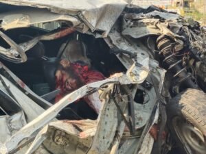 కాణిపాకం పట్నం బ్రిడ్జి వద్ద రోడ్డు ప్రమాదం