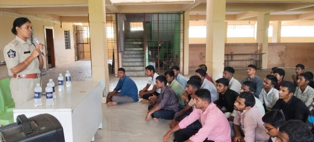 ఎస్వీ డిఫెన్స్ కాలేజీ మరియు గురుకుల పాఠశాలలో కార్యక్రమాల నిర్వహణ.