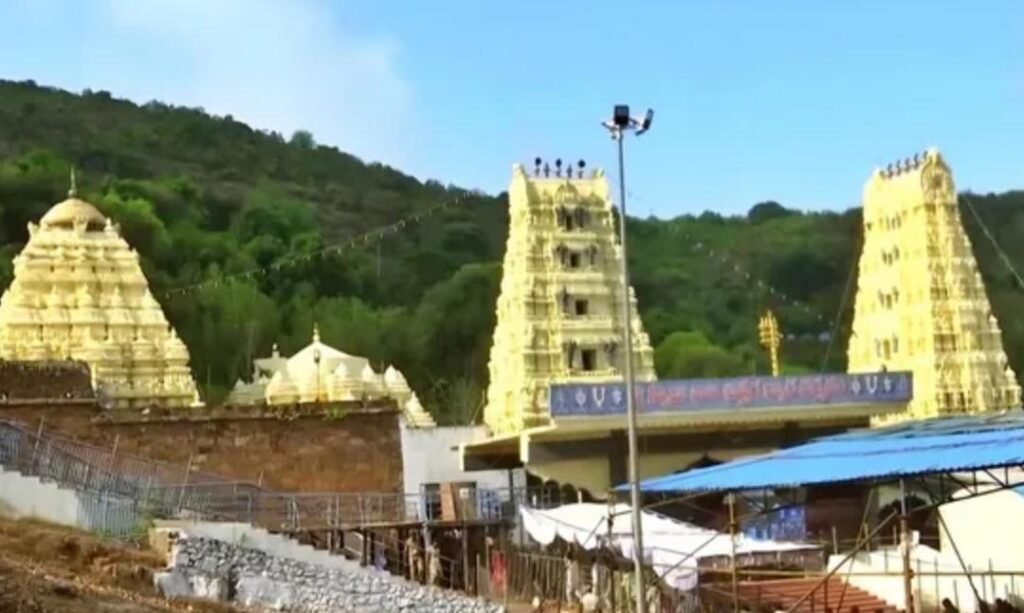 రేపే సింహాద్రి అప్పన్న నిజరూప దర్శనం.. భారీ ఏర్పాట్లు