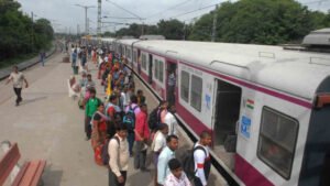 ఎంఎంటీఎస్‌లో అందరికీ ఉచిత ప్రయాణం!