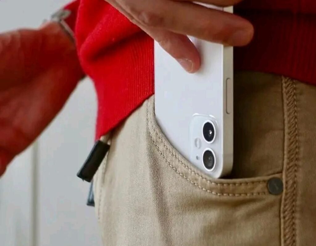 ఫోన్ జేబులో పెట్టుకుంటున్నారా? స్పెర్మ్ క్వాలిటీ తగ్గే ప్రమాదం!