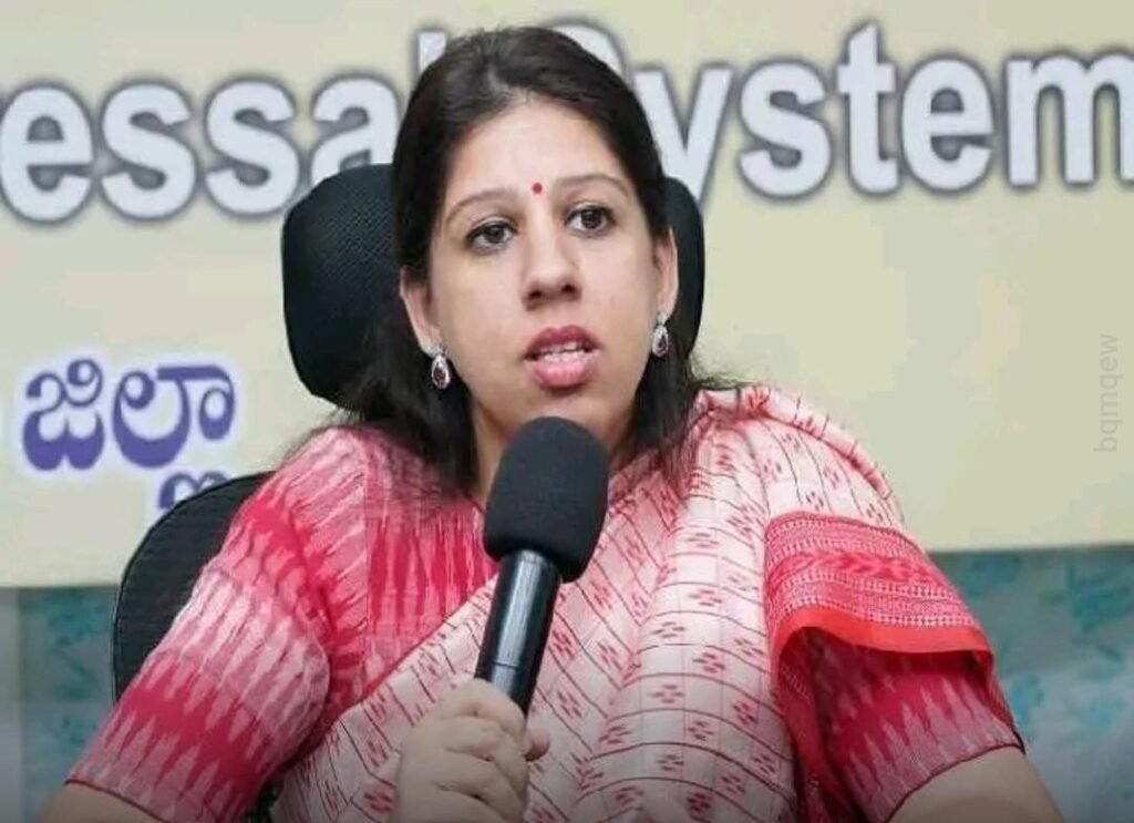 భవన నిర్మాణ కార్మికులు పేర్లు నమోదు చేసుకోవాలి: కలెక్టర్