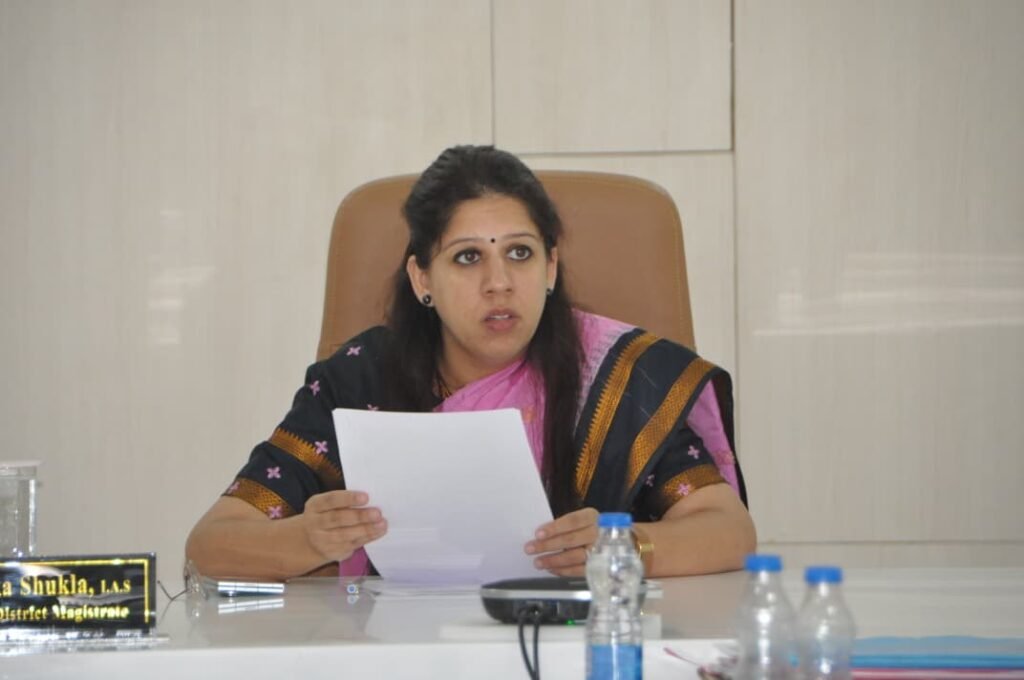 అన్ని శాఖలు 100 శాతం ల‌క్ష్యాల‌ను సాధించాలి