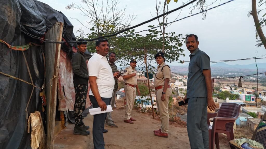 మదనపల్లిలో మెగా కార్డన్ అండ్ సెర్చ్: 13 వాహనాలు సీజ్