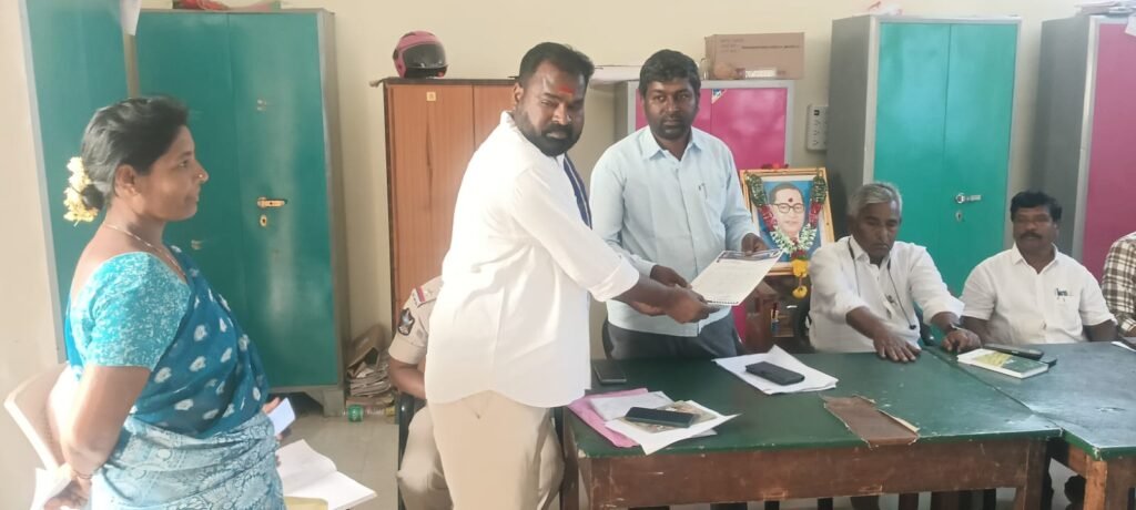 ఎస్సీ, ఎస్టీ కమిటి సమావేశాలకు అధికారులు డుమ్మా