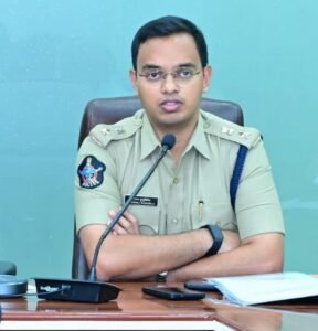 ఫెయిల్ అయినా నిరాశ చెందొద్దు: ఎస్పీ ధీరజ్ సూచనలు