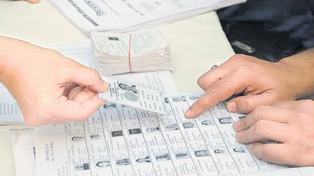 ఓటర్ల జాబితాపై సమీక్ష