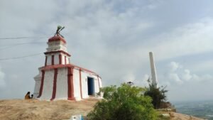 మదనపల్లె పట్టణం బసినికొండ దొనకొండ గుడిలో చోరీ