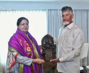 జస్టిస్ లీసా గిల్‌ తో మర్యాదపూర్వకంగా భేటీ అయిన ముఖ్యమంత్రి చంద్రబాబు