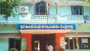నందిగామ మున్సిపల్ కార్యాలయంలో ఏసీబీ సోదాలు.