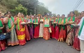 పాదయాత్రగా కనకదుర్గమ్మ ఆలయానికి అమరావతి రైతులు.