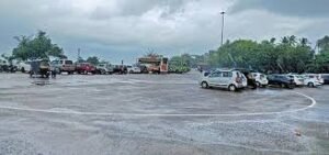 స్టాల్స్ నిర్వహణను అడ్డుకున్న వ్యాపారుల అసోసియేషన్