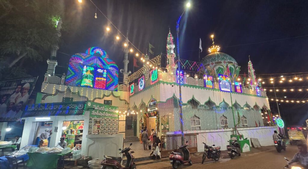 రెండవ రోజు వైభవంగా సాగిన సయ్యద్‌ నూర్‌షావలి బాబా ఉరుసు