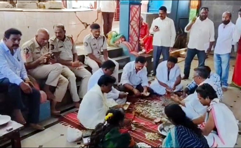 మారెమ్మ ఆదాయం రూ.45 వేలు