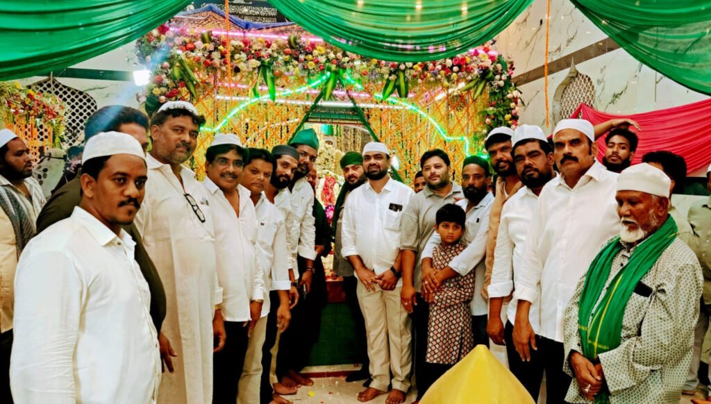 నూర్‌షావలి దర్గాలో ఎమ్మెల్యే, ఎంపి తరపున చాదర్‌ సమర్పణ