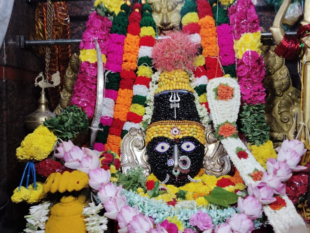 మారెమ్మ ఆలయంలో రాహుకాల పూజలు