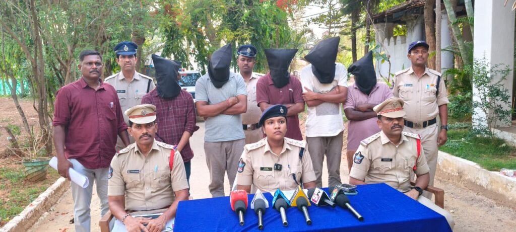 ఐపీఎల్ బెట్టింగ్ ముఠా అరెస్ట్!