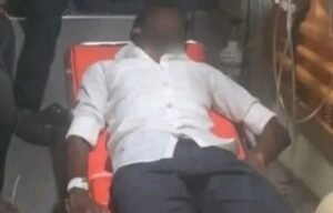 విజయ్ ఓడిపోతారని రూమర్లు.. గొంతు కోసుకున్న ఫ్యాన్!