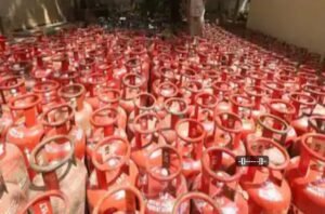 19 కేజీల వాణిజ్య సిలిండర్ ధరను ఏకంగా ₹993