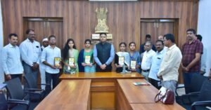 విద్యార్థుల ప్రతిభకు కలెక్టర్ ప్రశంసలు