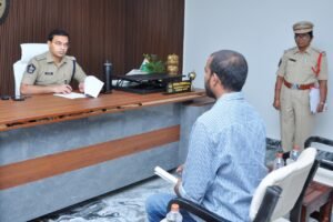 అర్జీల పరిష్కారంలో అలసత్వం వద్దు!