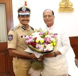పదవీ బాధ్యతలు స్వీకరించిన తర్వాత డీజీపీ సీవీ ఆనంద్