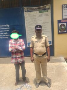 అసభ్యకరంగా ప్రవర్తించిన వ్యక్తికి కోర్టు ఆరు రోజుల సాధారణ జైలు శిక్ష