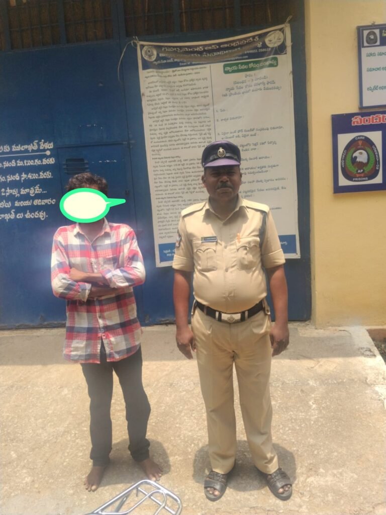 అసభ్యకరంగా ప్రవర్తించిన వ్యక్తికి కోర్టు ఆరు రోజుల సాధారణ జైలు శిక్ష