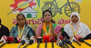 మంత్రి పై ఆరోపణలు ఖండన.. టీడీపీ మహిళా నేతల హెచ్చరిక