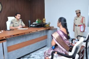 అర్జీల పరిష్కారంలో ఆలస్యం అసలు వద్దు: ఎస్పీ