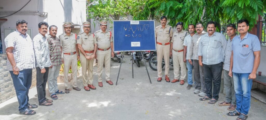 ఇంటి తాళాలు వేసి దొంగతనాలకు పాల్పడిన నిందితుడి అరెస్ట్.