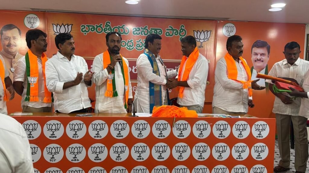 వైసీపీ నేత చొప్పా వెంకటరెడ్డి బీజేపీలో చేరిక