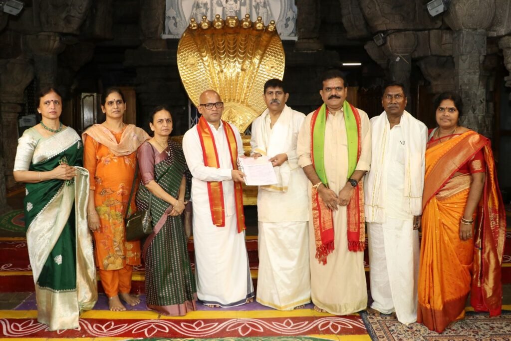 బర్డ్ ట్రస్ట్ కు రూ.10 లక్షలు విరాళం.