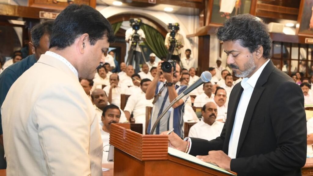 తమిళనాడు అసెంబ్లీ స్పీకర్‌గా టీవీకే పార్టీ ఎమ్మెల్యే జేసీడీ ప్రభాకర్ ఎన్నిక..!
