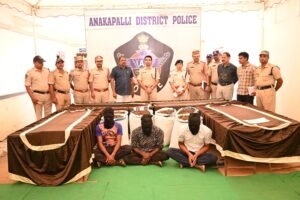 భారీ గంజాయి రవాణా ముఠా గుట్టురట్టు
