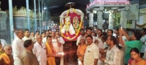భద్రకాళి సమేత వీరభద్రస్వామి ఆలయంలో ఘనంగా పల్లకి సేవ