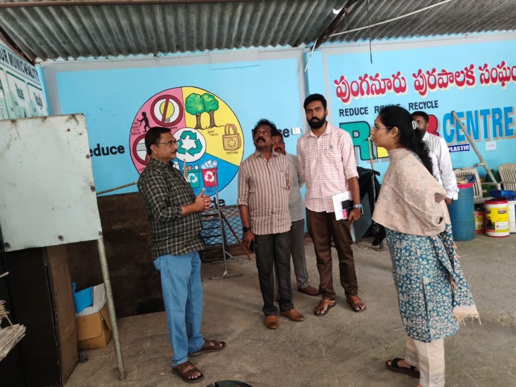 ప్రజలకు మెరుగైన సేవలు అందించండి