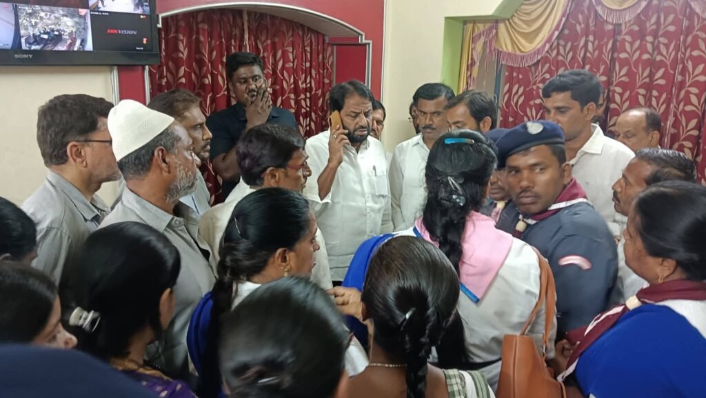 మదనపల్లెలో ఎమ్మెల్యే షాజహాన్ బాషా ప్రజా దర్బార్