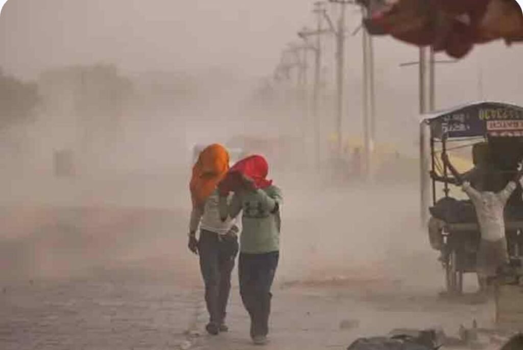 యూపీలో గాలి దుమారం.. 111కి చేరిన మృతుల సంఖ్య