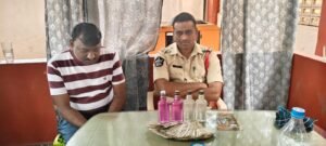 లంచం తీసుకుంటూ పట్టుబడిన ఎస్ఐ, కానిస్టేబుల్‌