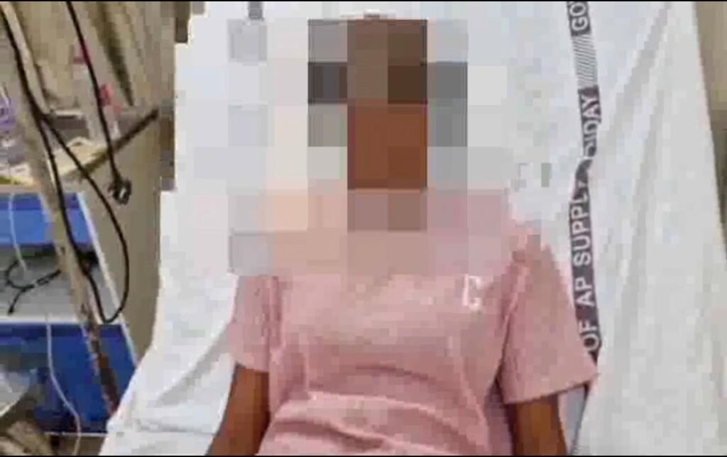 యువతి విషం తాగి ఆత్మహత్యాయత్నO