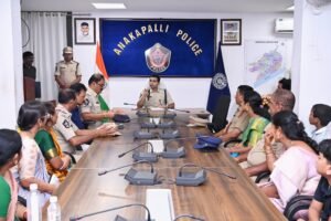 ​పోలీసు శాఖలో పదవీ విరమణ పొందిన అధికారులకు ఘన వీడ్కోలు