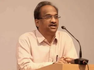 మచిలీపట్నంలో ప్రొఫెసర్ నాగేశ్వర్‌పై కేసు..!