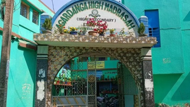 మదర్సాలలో వందేమాతరం తప్పనిసరి