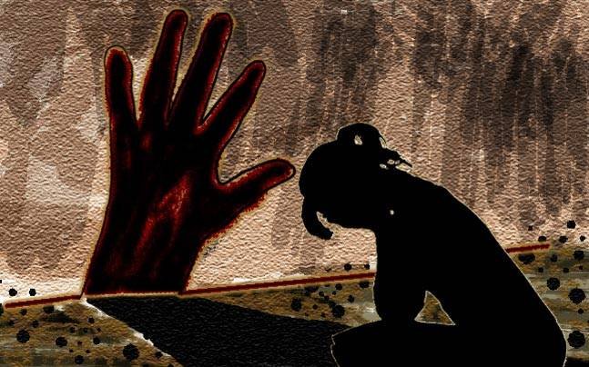 విలేకరి + ఆటో డ్రైవర్ = మహిళపై అఘాయిత్యం