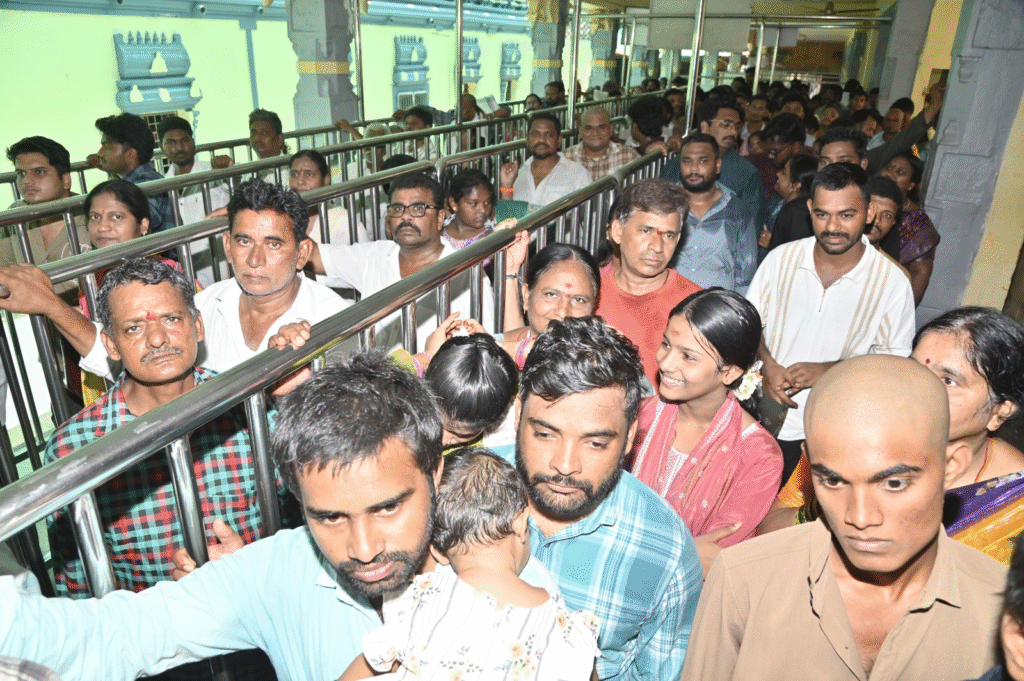 ఇంద్రకీలాద్రిపై భక్తులరద్దీ ‘