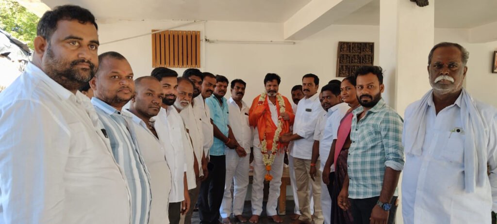ఎమ్మెల్యే ద్వారకనాథరెడ్డికి జన్మదిన వేడుకలు