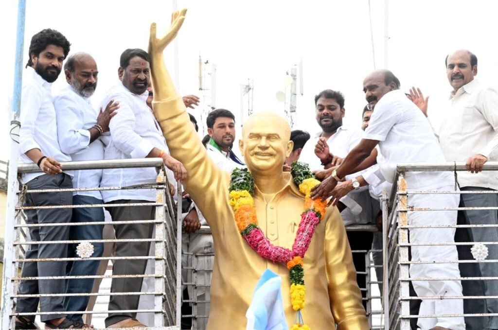 బాబు రెండేళ్ల వెన్నుపోటు నిరసన ర్యాలీ సక్సెస్‌