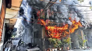 అగ్నిప్రమాద ఘటనలో 21 మంది మృతి.
