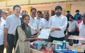 ప్రభుత్వపాఠశాలల విద్యార్థులకు చేయూతనివ్వండి